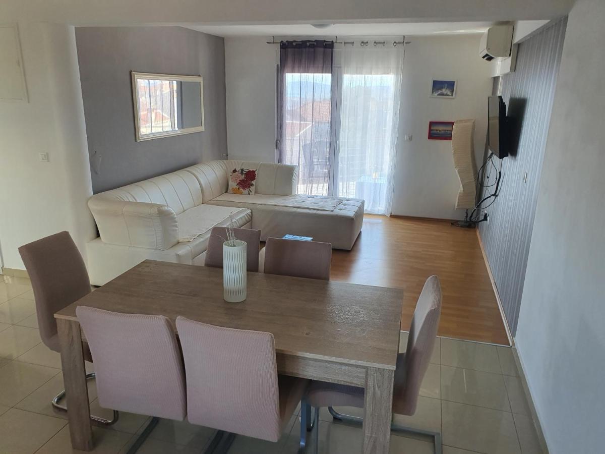 Cozy Two-Bedroom Apartment Задар Экстерьер фото